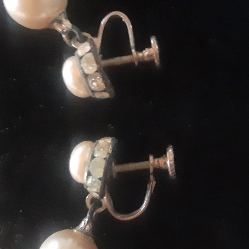 Vintage Elegant Pearl screw clamp Earrings - Picture 6 of 8